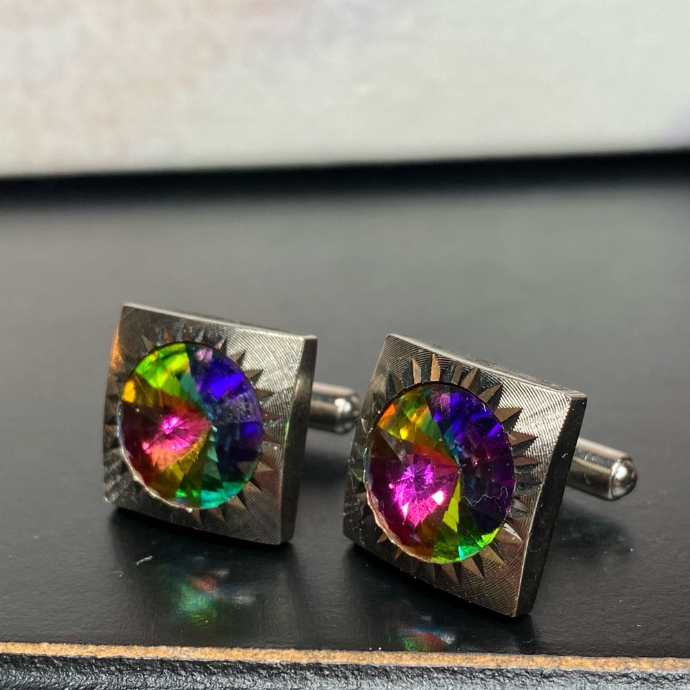 3📚/$25 -Silver Tone Watermelon Rivoli Rhinestone Vintage Cuff Links